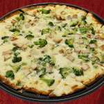 chicken broccoli alfredo pizza